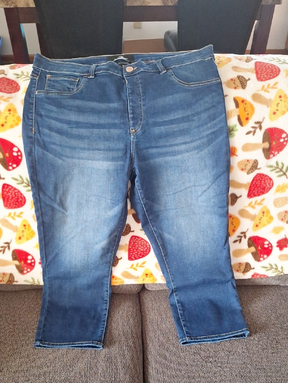 Jordache Medium Blue Ankle Crop Jeans